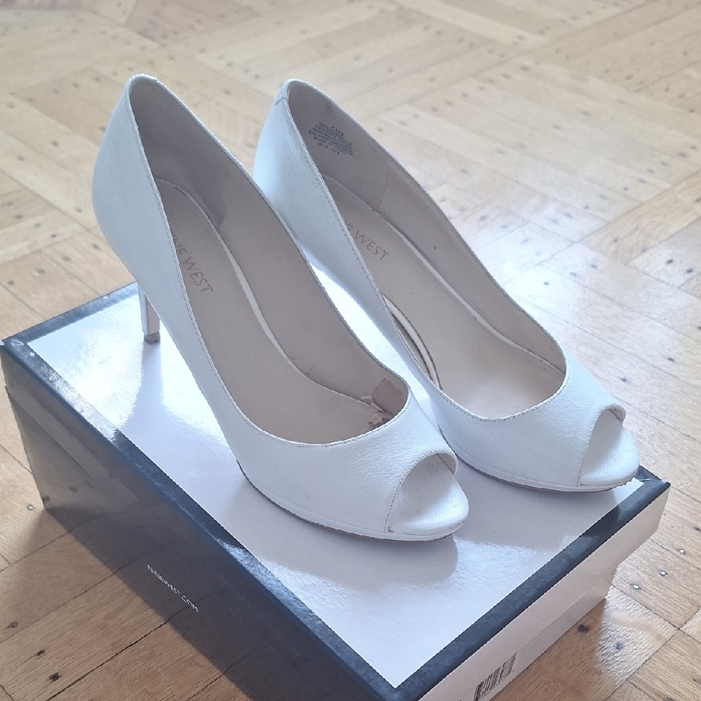 Nine West White Wedge Heels for Formal Occasions